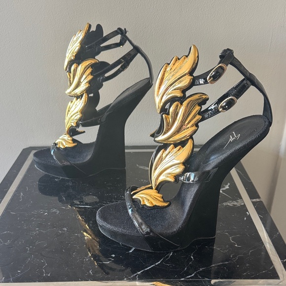Giuseppe Zanotti Shoes - Giuseppe Zanotti Rare Coline Cruel Summer Wing Black Gold Leaf Wedge Sandals 39